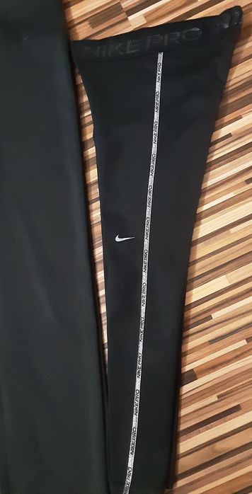 (S)NIKE PRO оригинални клинове (40лв) екип(99лв) и блуза(59лв)