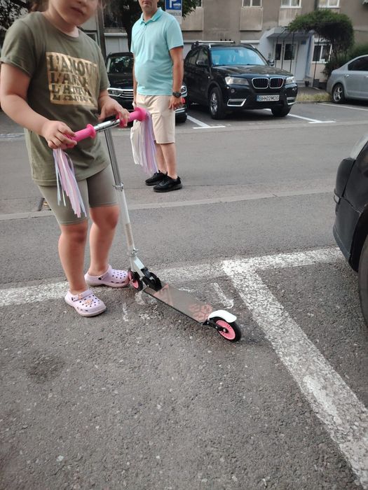Vand trotineta pentru copii 4-6ani