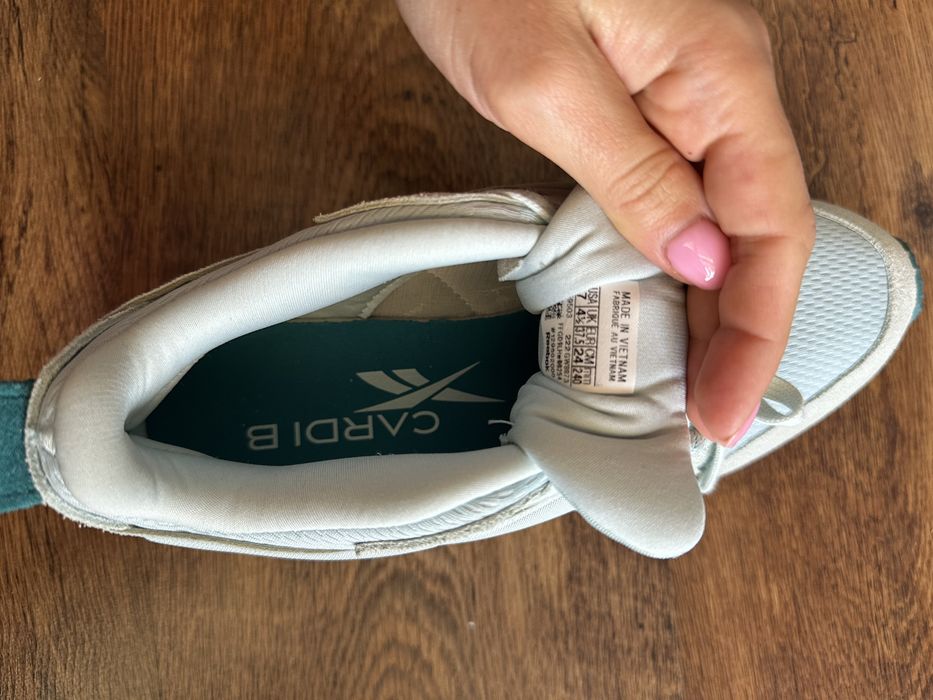 Reebok x Cardi B маратонки