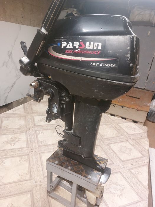 Продам лодочный мотор Парсун 15лс.