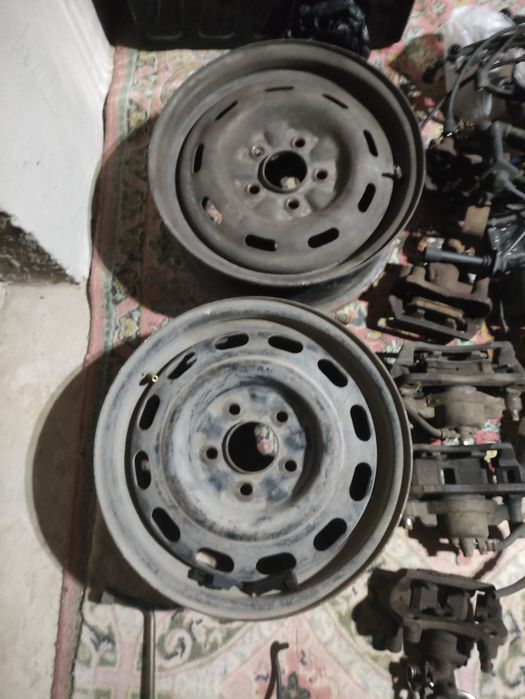 Продам запчасти на Мазда кронос