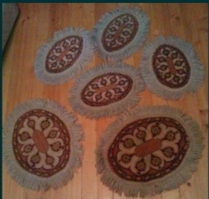 Персийски и плюшен килим, китеници...