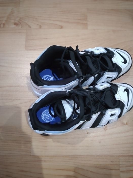 Vând papuci NIKE AIR pret negociabil marimea 40