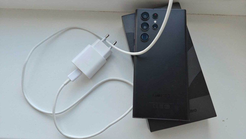 Продам Samsung S22 Ultra