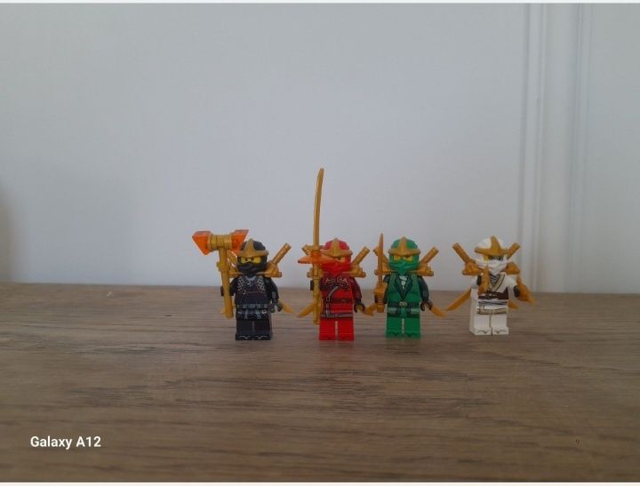 1200 lei  8 seturi lego ninjago