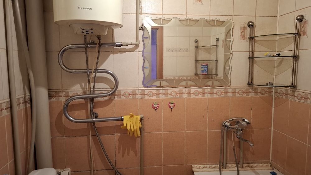 Продаётся 2 комнатная квартира не угловая