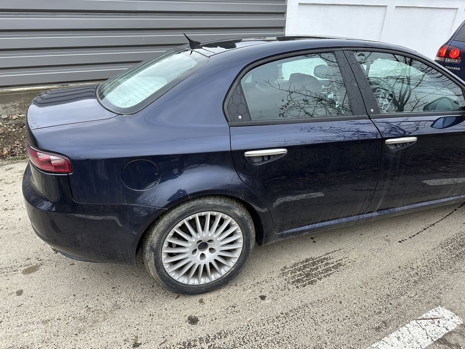 Bara fata spate capota haion faruri tragar radiatoare alfa romeo 159