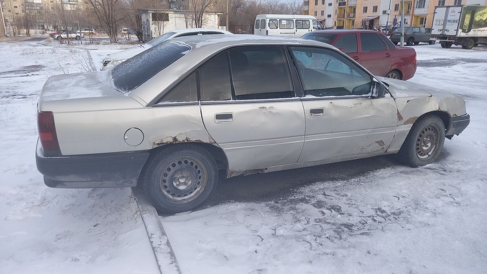 Опель  омега  А  .