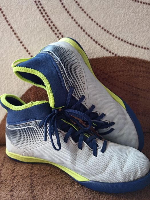 Маратонки за футбол