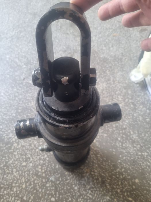 Cilindru basculare/ Cilindru hidraulic ridicare remorca 5/ 7/ 10 tone