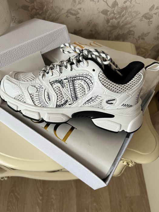 Продам кроссовки