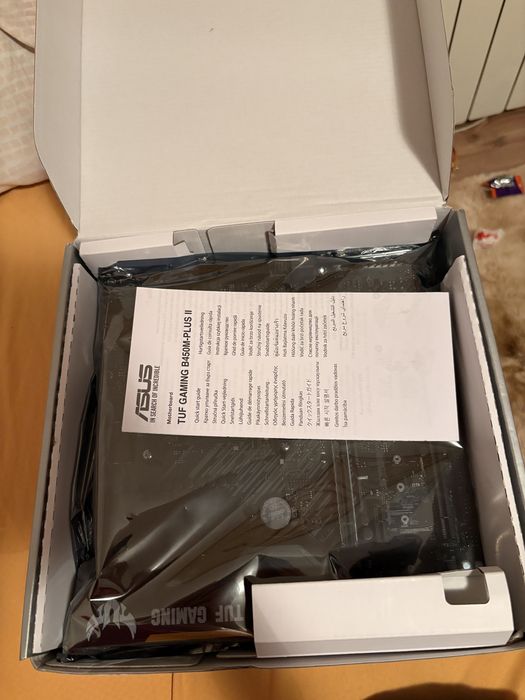 Vand placa de baza Asus TUF gaiming Sigilat