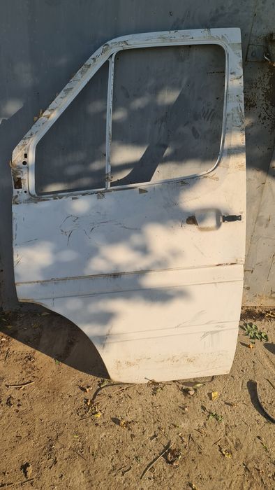 Дверь водительская Mercedes-Benz Sprinter.