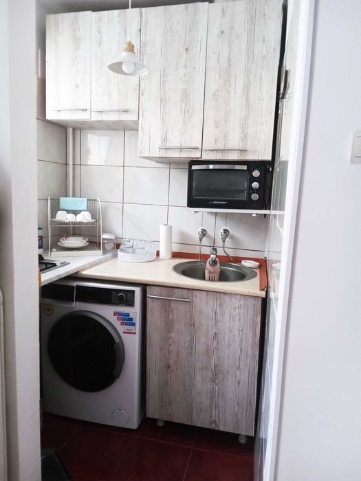 Proprietar inchiriez garsoniera economica sec.3 adiacent B-dul Unirii