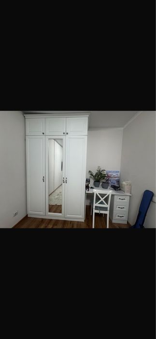 стол с тумбочкой