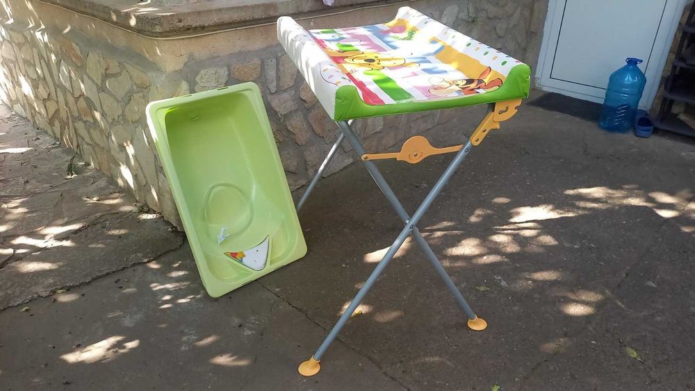 Бебешко корито с повивалник