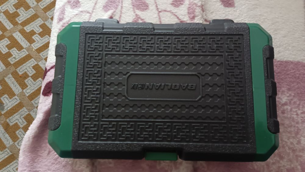 Набор ключей для автомобиля