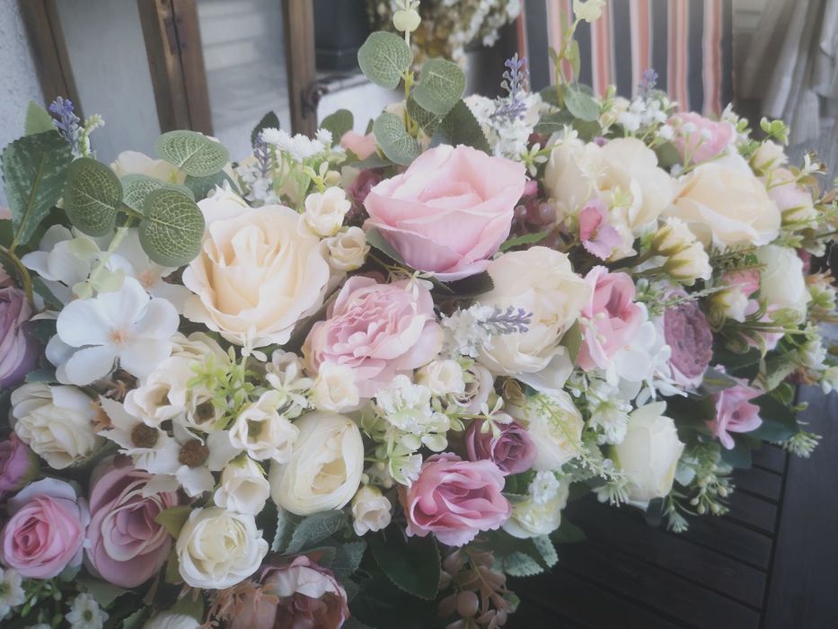 Аранжировка, изкуствени цветя