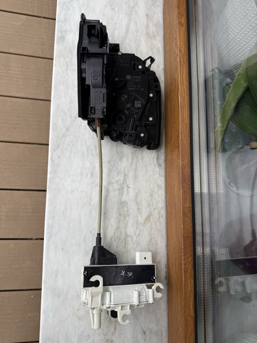 Broasca cu actuator soft close BMW G11