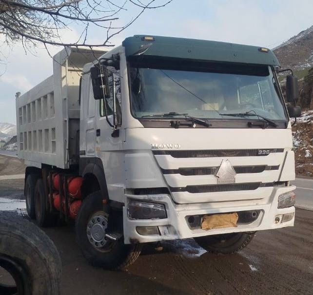 Самосвал HOWO 336л сотилади ва вариантга