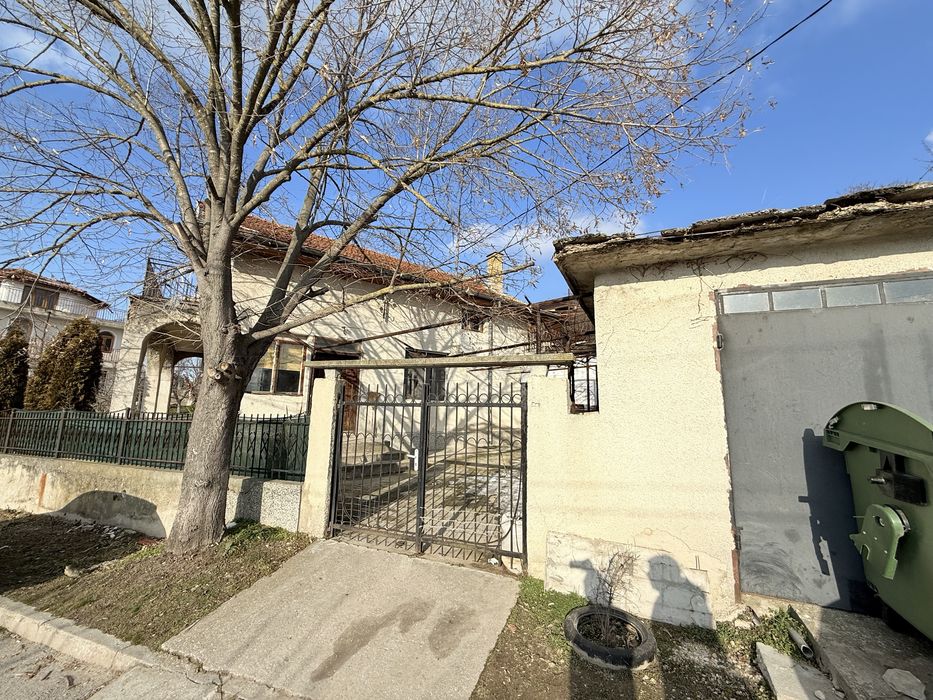 Продава се Къща в Варна, Операта - 190 кв.м за 764 €/кв.м - Снимка #2