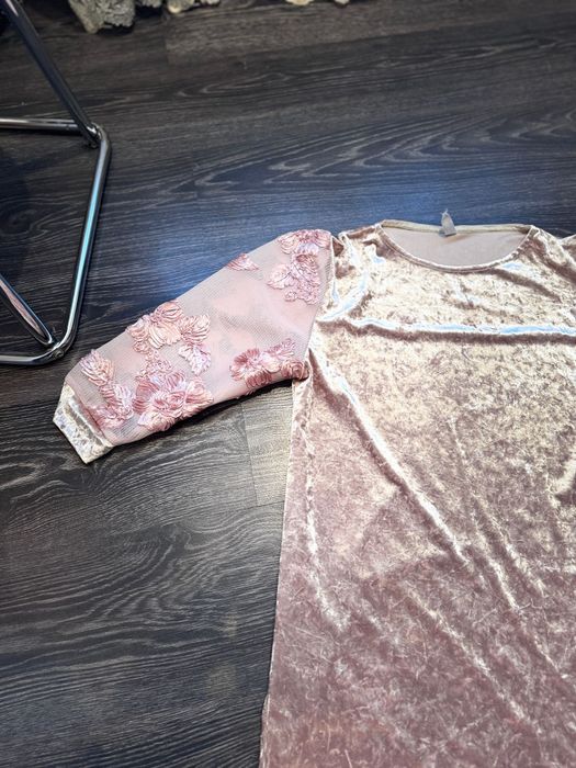 Rochie  damă catifea  mar 38/40    nouă la  60 lei  Timișoara