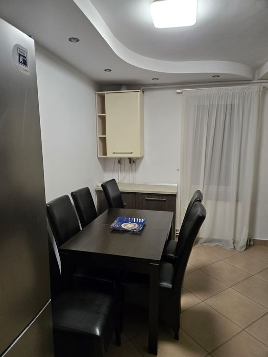 De închiriat apartament cu 3 camere în Tudor str Livezeni