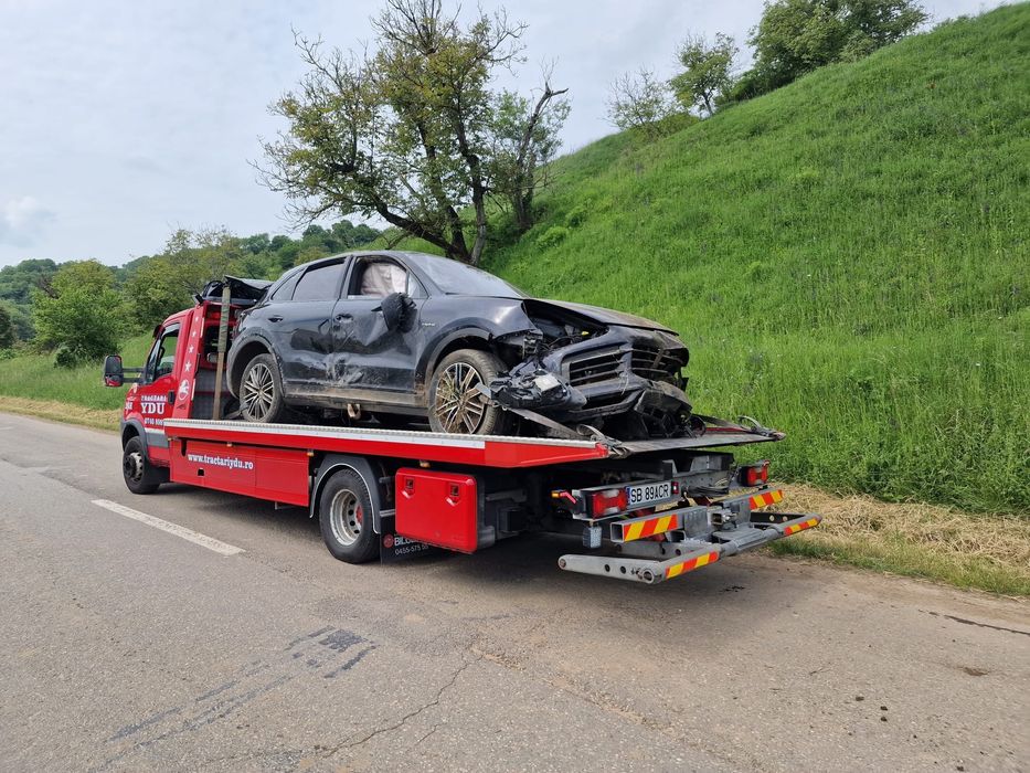 Tractari auto, Camioane, Utilaje, Platforma