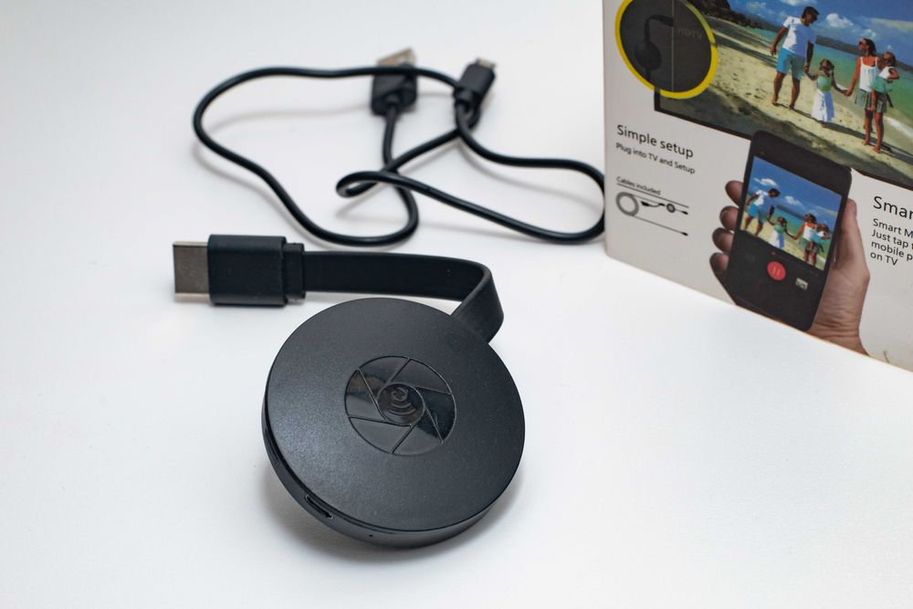 Безжичен приемник: WiFi HDMI адаптер за безжично споделяне на екрана.