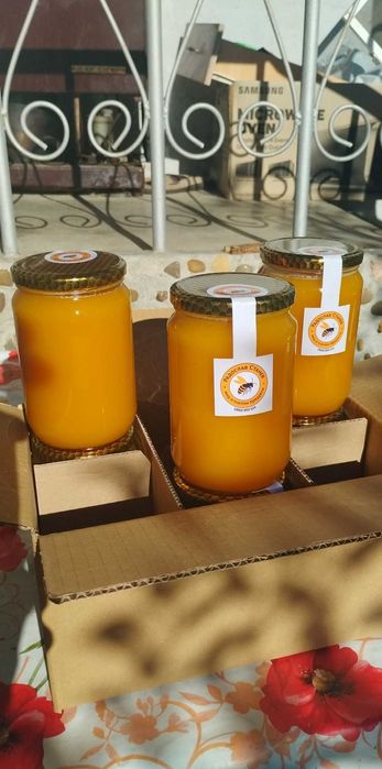 Продавам пчелен мед