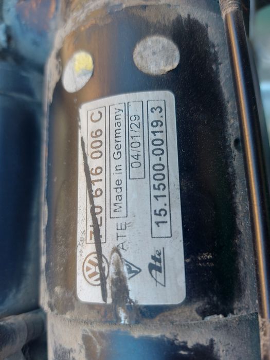 Компресор , разпределител въздушно окачване Ауди Кю7 , Фолксваген