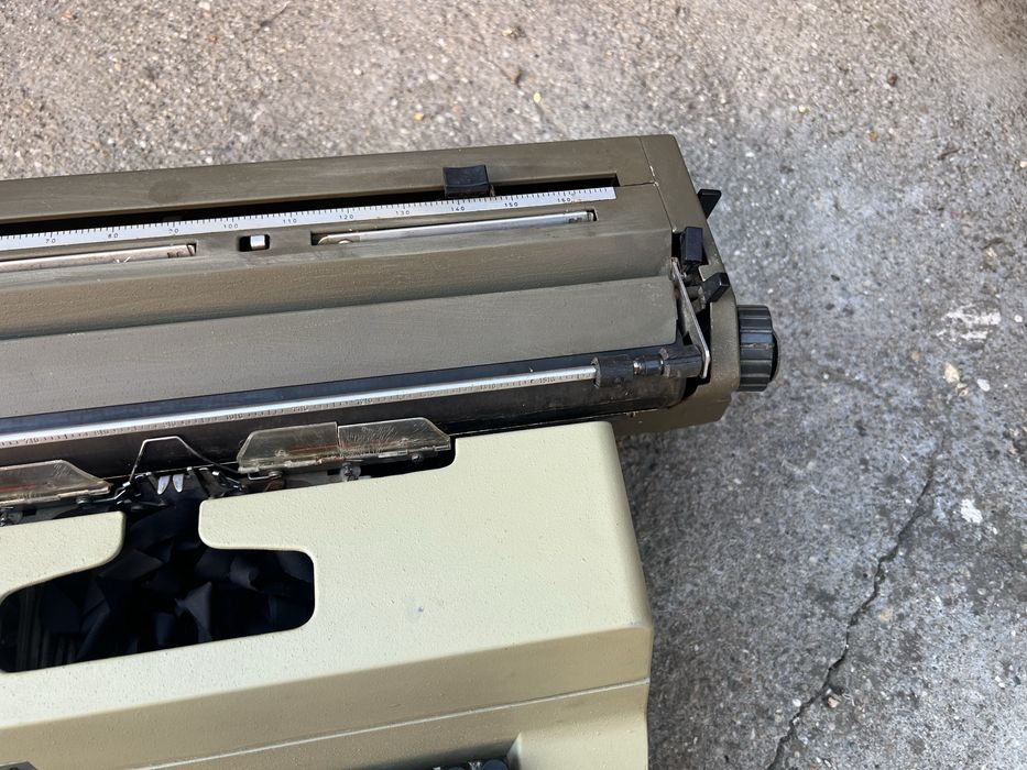 Masina de scris vintige Robotrom