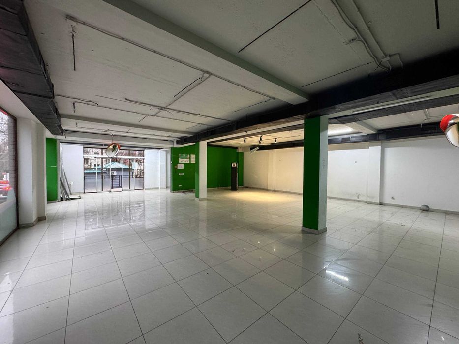 Noturar bino sotiladi 3 etaj 650 kv Oqtepa krug