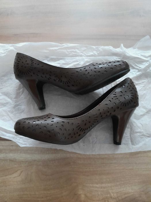 Дамски обувки в тъмнокафяв цвят, номер 36