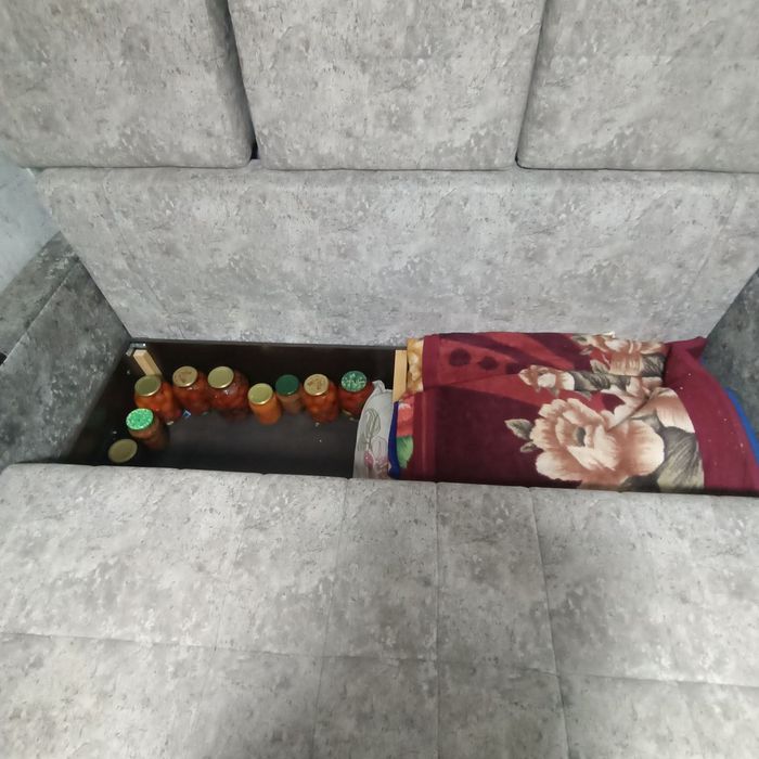 Продам качественный диван !