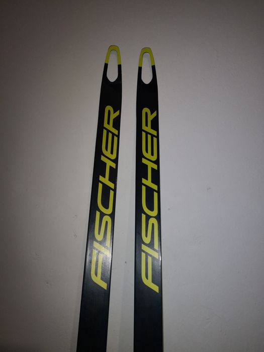 Продам лыжи Fischer.