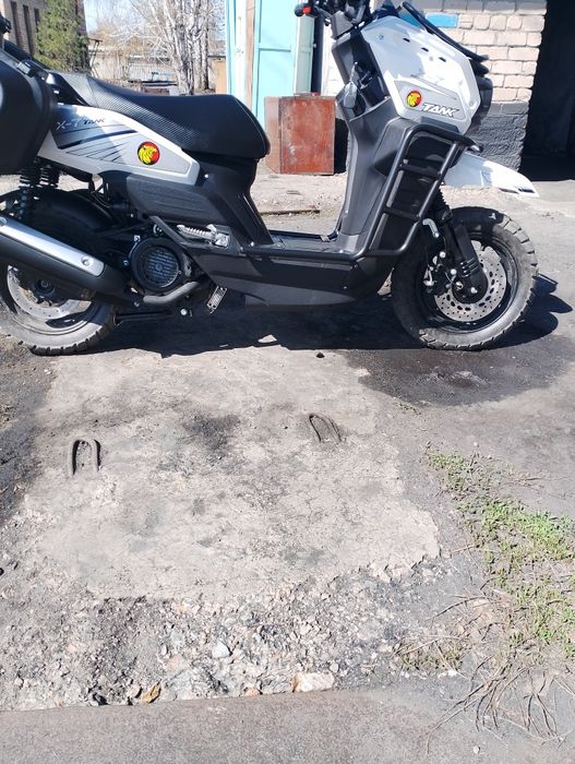 Продам скутер Танк X7