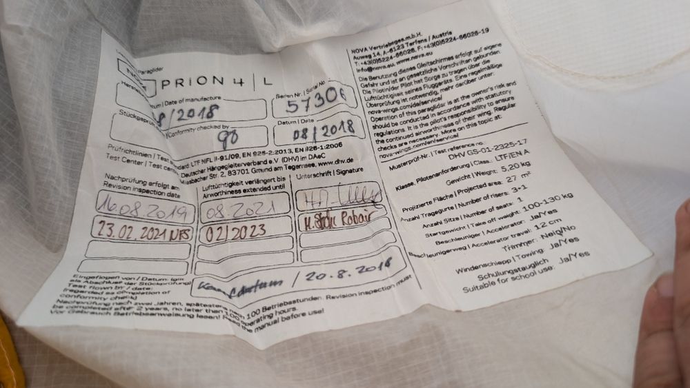 Парапланер , сбруя и запасен за начинаещи 100-130 кг