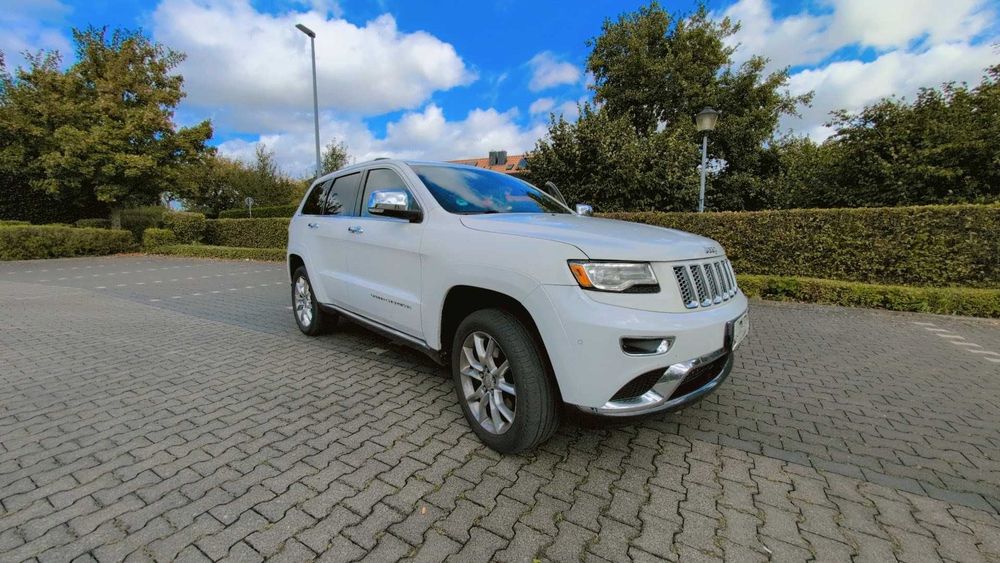 Vând Jeep Grand Cheroke summit 2014