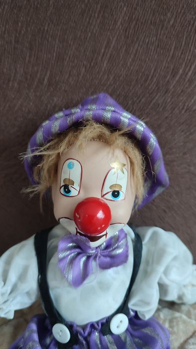 Продам коллекционную игрушку Клоун.