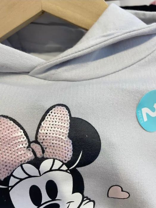 Двойка для девочек,  свитшот и брюки от Disney.
