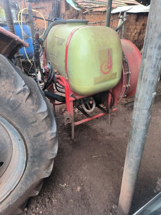 Трактор ЮМЗ с инвентар