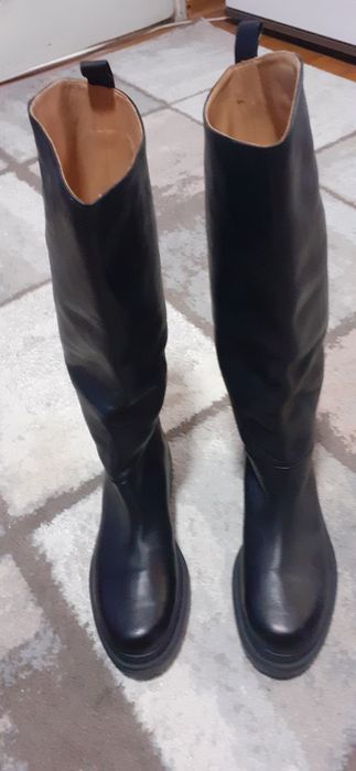 Vând cizme din piele naturală brand Arket Suedia