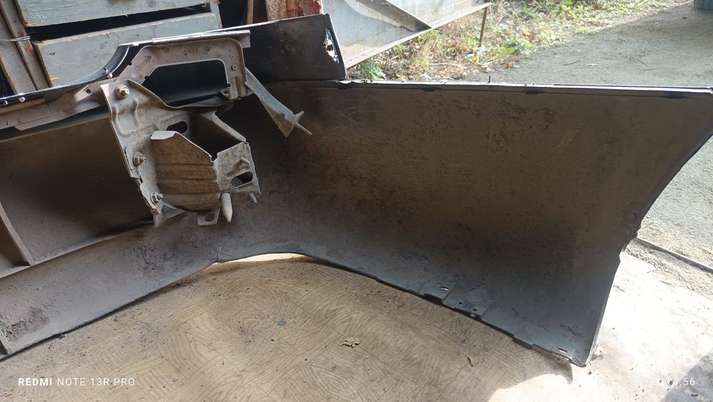 Продам бампер задний Мазда Кронос