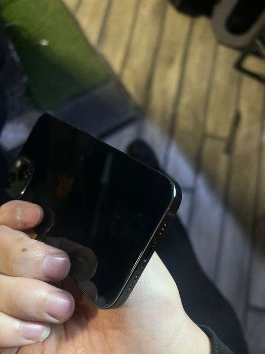 Айфон 13 в хорошем состоянии