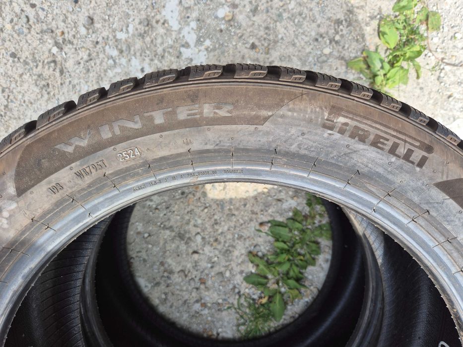2 Anvelope M+S IARNA - 235/45/18 - PIRELLI Powergy Winter - CA NOI - DOT 2024 !