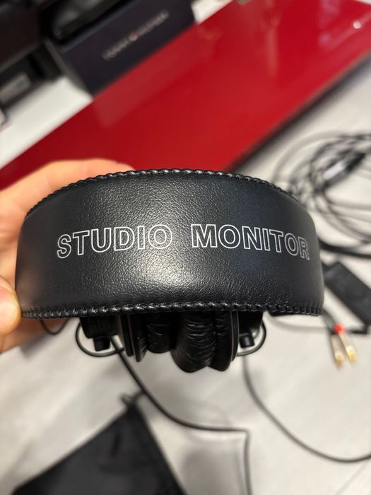Microfon studio  , casti Sony ,studio audio tehnica at2020