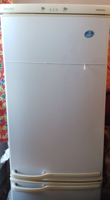 Продается б/у холодильник самсумг