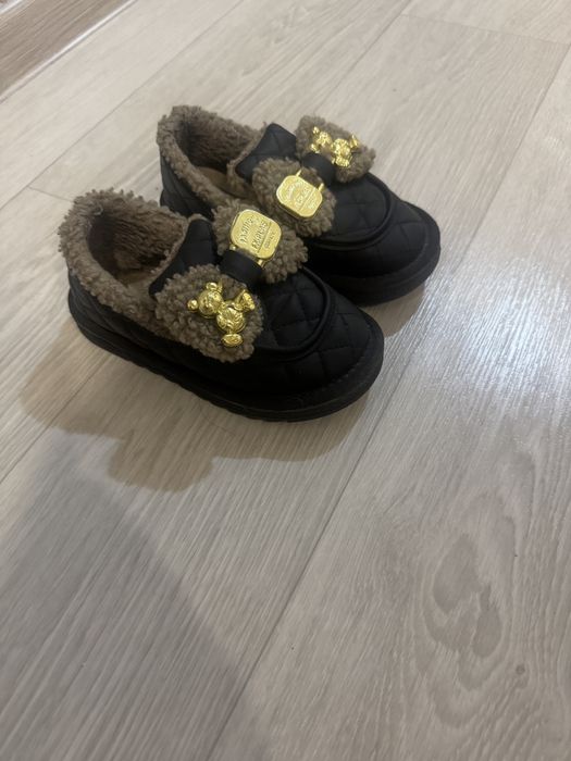 Продам лоферы  на девочку