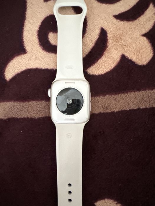 Продаются оригинальные часы Aplle Watch Se